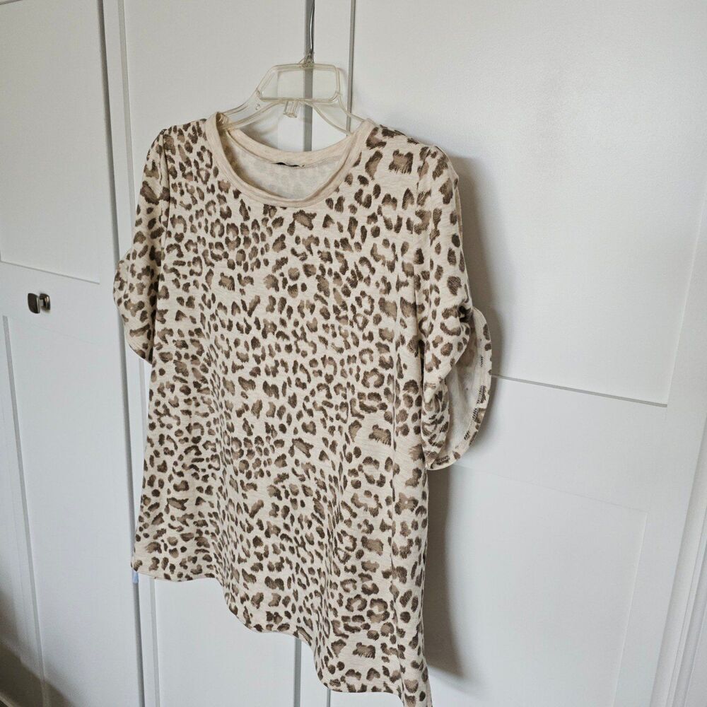 Jodifl leopard print top size L - Picture 9 of 15
